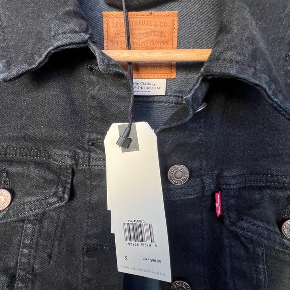 Levi’s original trucker jacket 🖤 - Picture 2 of 5